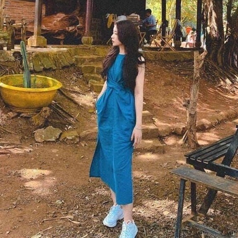 Đầm xoắn eo xẻ tà dáng dài cực xinh đi chơi đi biển