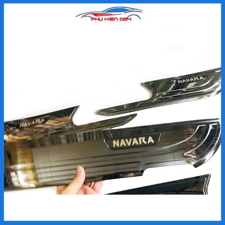 Ốp tapli Navara 2018-2019-2020-2021 vân titan chống xước va đập khi mở cửa và làm đẹp xe