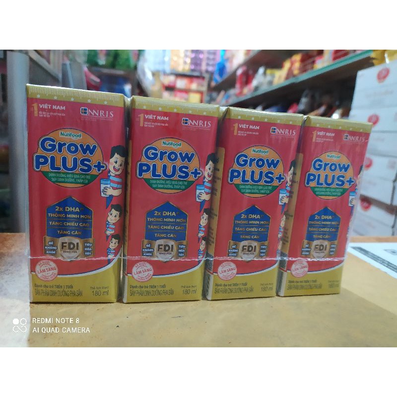 1 lốc sữa Grow plus+ nutifood loại  180ml