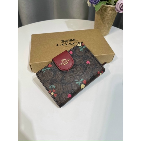 Ví Coach Medium hoa văn trẻ trung