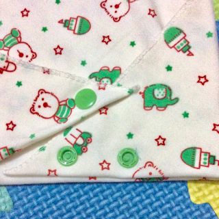 Yếm tam giác cotton cúc bấm