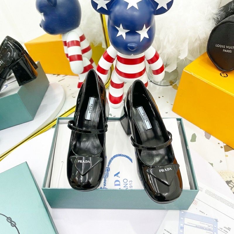 Giày cao gót da bóng quai ngang gót trụ 7cm Praada sang trọng 2 màu mới nhất 2022