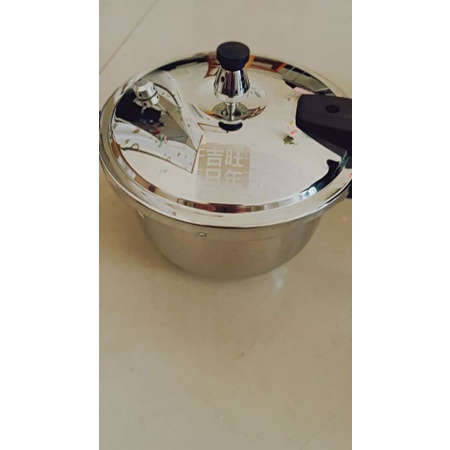 Nồi áp suất ⭐️ SIÊU BỀN ⭐️ Nồi áp suất inox sáng bóng, không gỉ, bền bỉ, an toàn với sức khỏe .