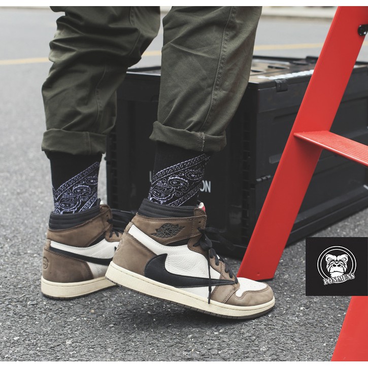 Tất/ vớ cao cổ cho nam nữ đen trắng unisex cao cấp hợp với quần baggy, jogger