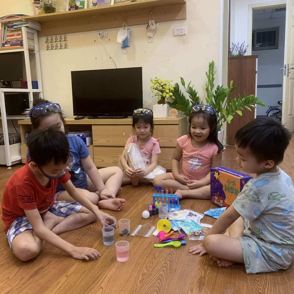 Bộ thực hành thí nghiệm 180 thí nghiệm cho bé tập làm khoa học  - Đồ chơi giáo dục