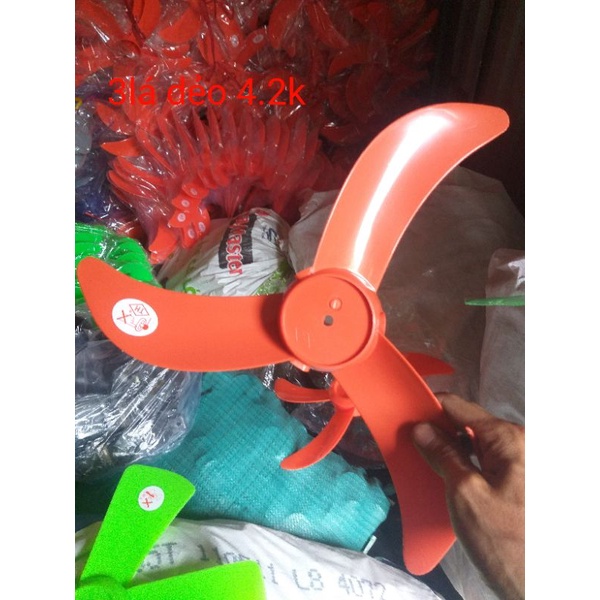 cánh quạt 3lá b4 dẻo 40cm