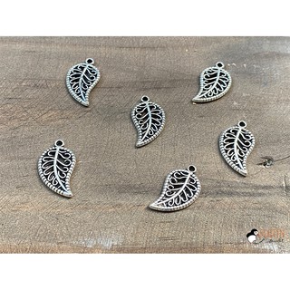 Charm lá treo xi bạc - C7