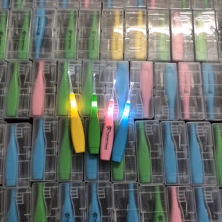 Dụng cụ cho bé, dụng cụ ráy tai có đèn