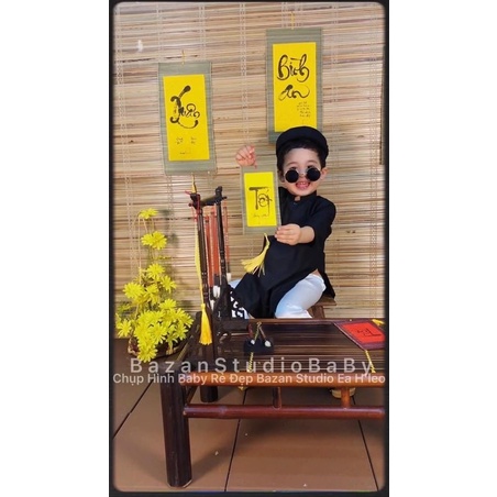 Mành tre nhỏ viết chữ thư pháp treo cây, trang trí