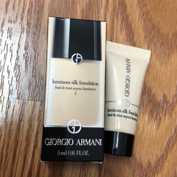 Kem Nền Cao Cấp Giorgio Armani Luminous Silk Foundation 5ml | BigBuy360 - bigbuy360.vn
