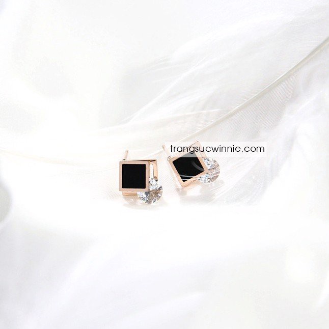Hoa tai nữ titan Diamond Rhombus