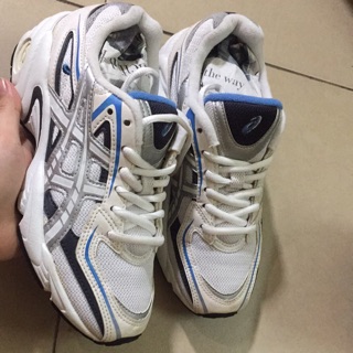 Giầy asic 2hand