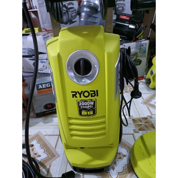 MÁY RỬA XE RYOBI 2000W