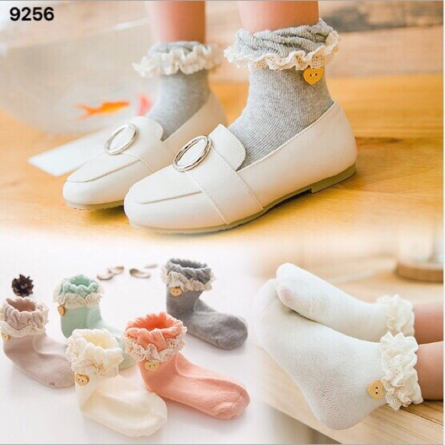 Combo tất và quần yếm bé gái
