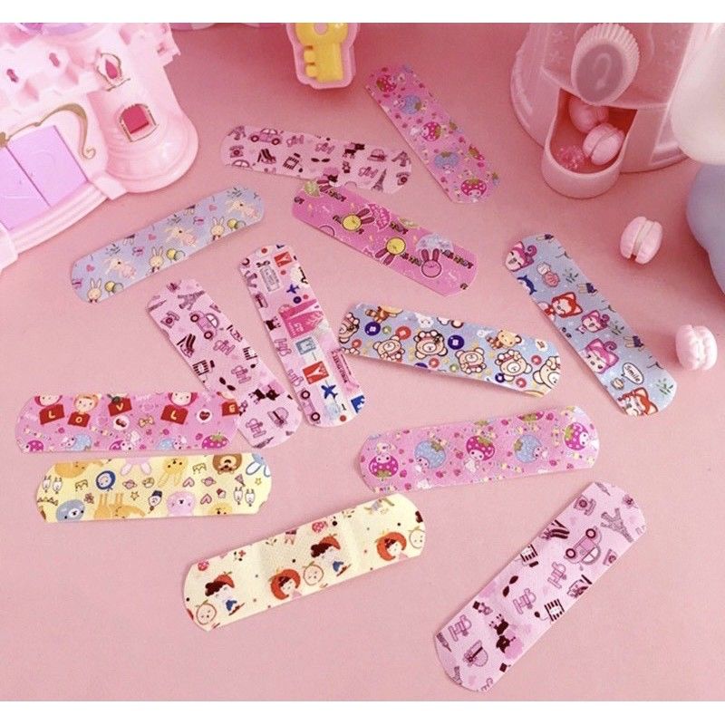Set 2 Miếng Băng Keo Cá Nhân URGO Hoạt Hình đủ mẫu - Siêu CUTE - Loại có lỗ thoáng khí tiện lợi