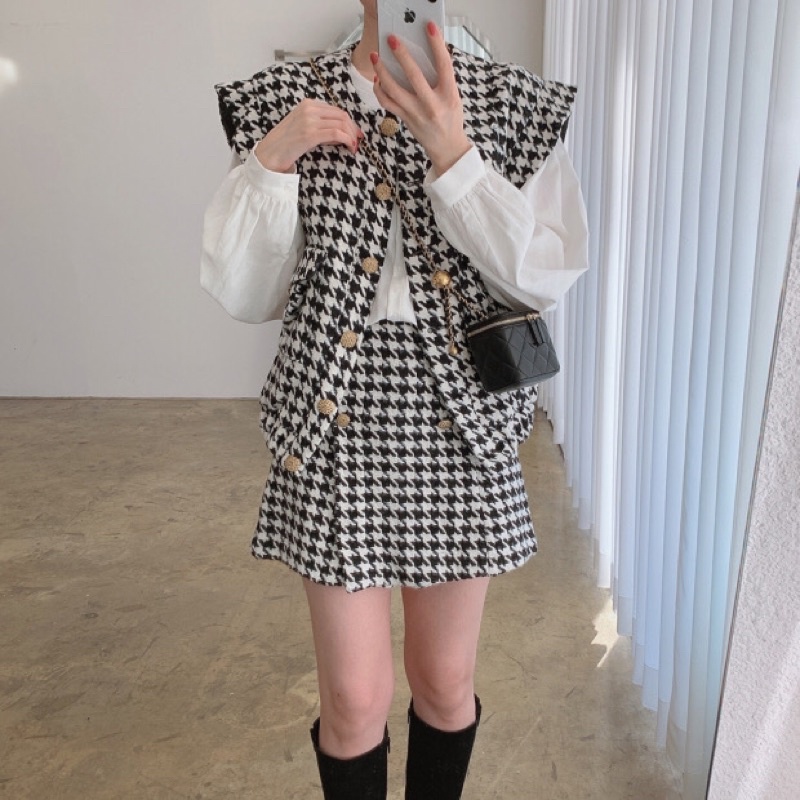 SET ÁO KHOÁC GILE VÀ CHÂN VÁY ĐÍNH CÚC ÁO SƠ MI KẺ CẢO DẠ TWEED