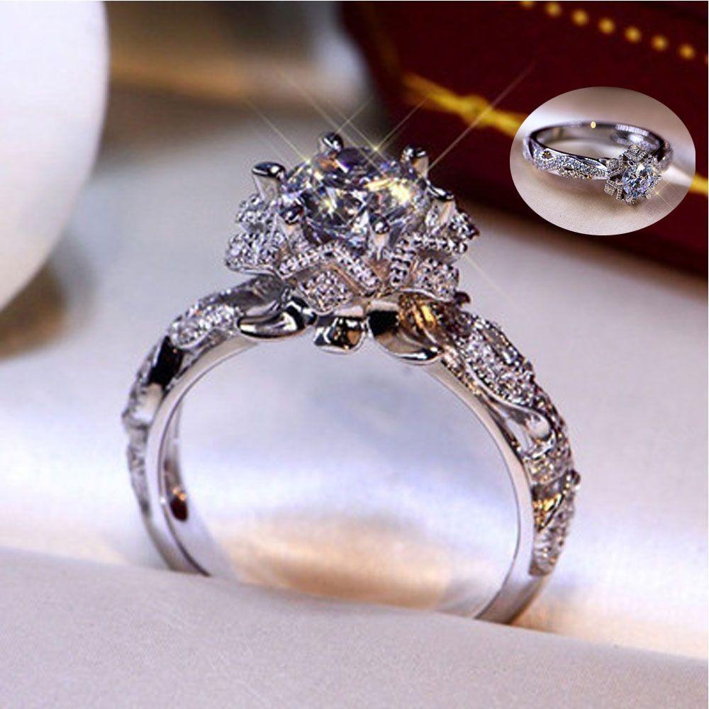 Nhẫn Đính Kim Cương Sang Trọng Thời Trang