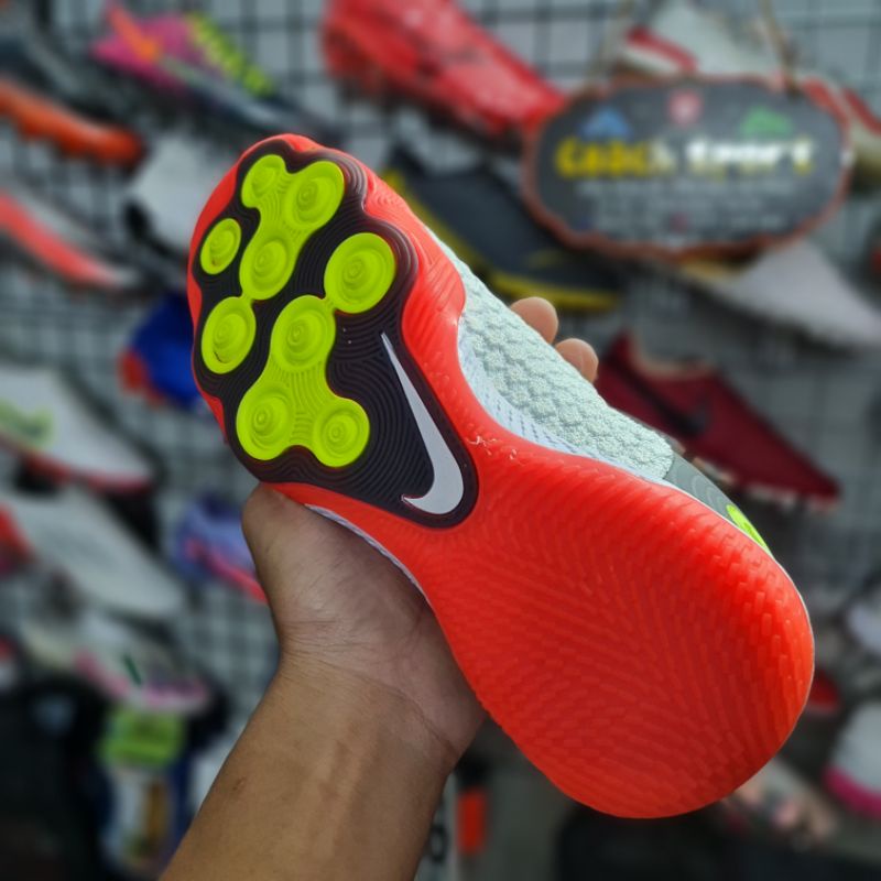 Giày Bóng Đá Lunar Gato React IC