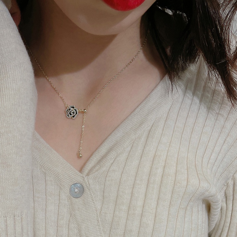 Vòng cổ Hoa Trà Có Đèn Thời Trang Sang Trọng Dành Cho Nữ