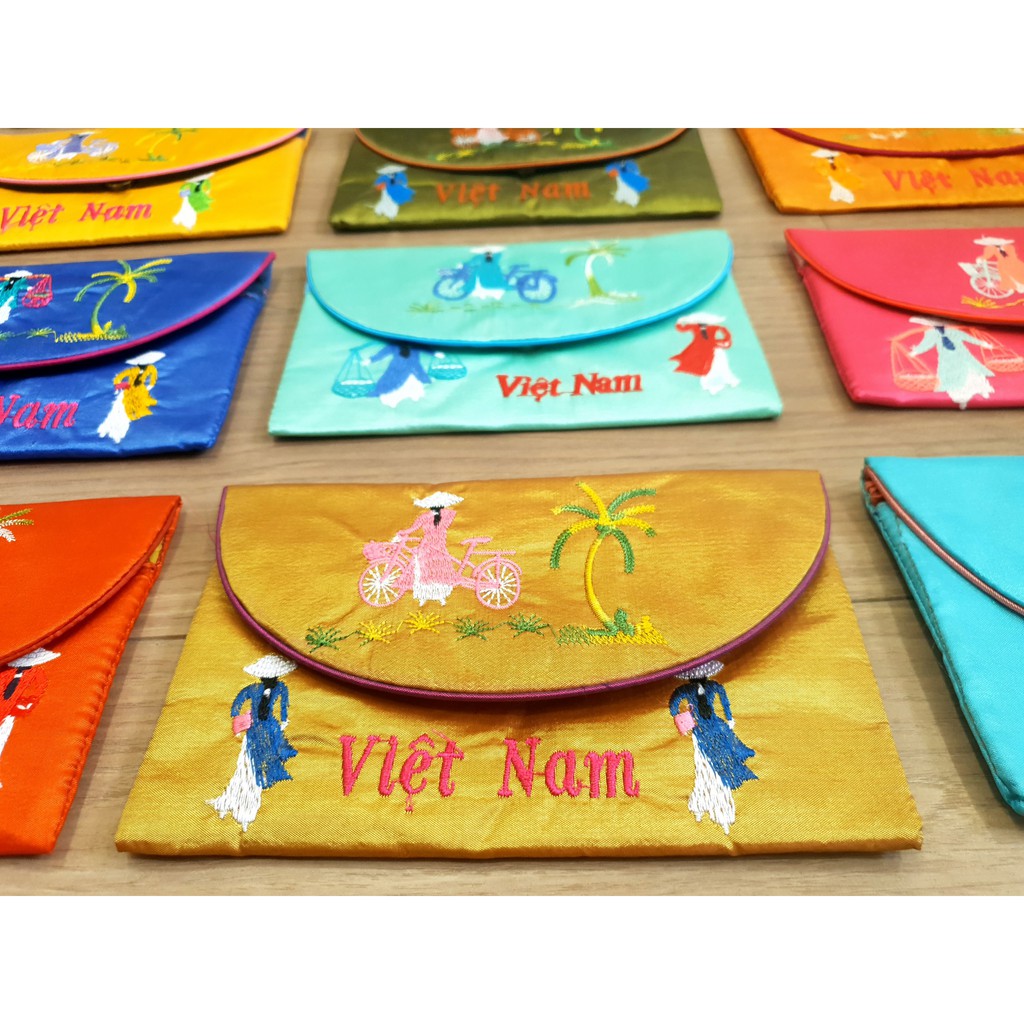 Ví lưu niệm cầm tay - Thêu áo dài