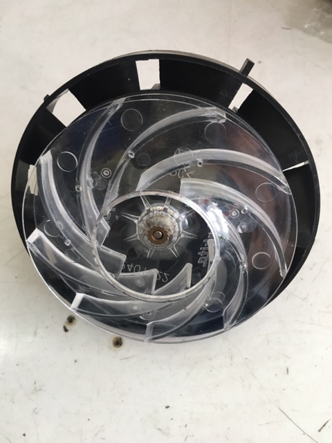 Mới tơ máy hút bụi dùng pin 18V MAKITA