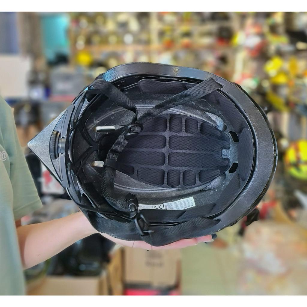 Nón thể thao ROC R16 màu đen bóng chữ trắng siêu đẹp