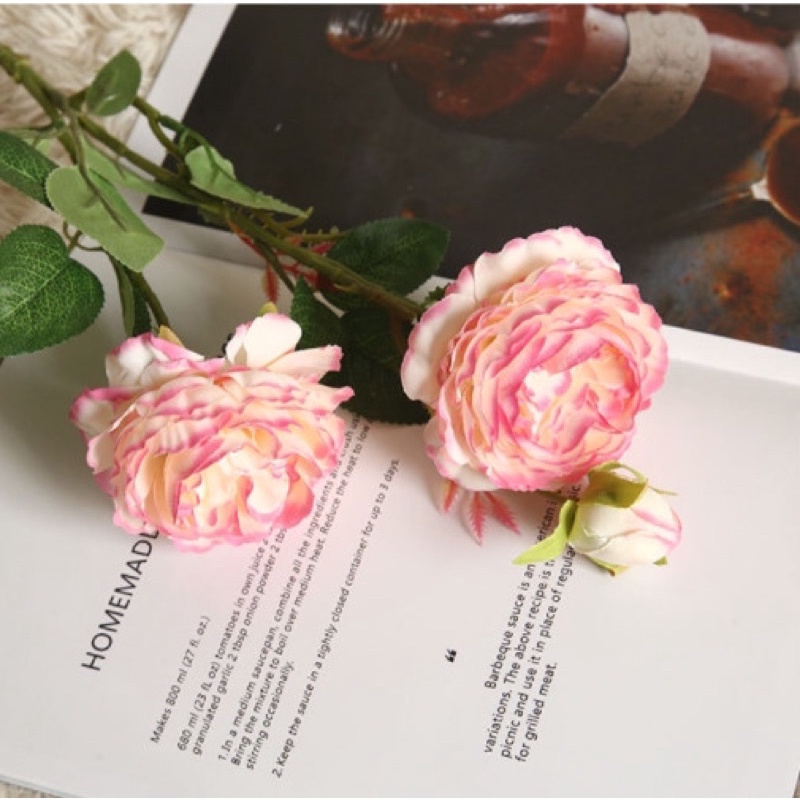 Hoa hồng mẫu đơn cao cấp trang trí nhà cửa mang hơi hướng phương tây