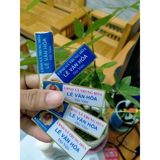 Bảng tên nhân viên đổ keo