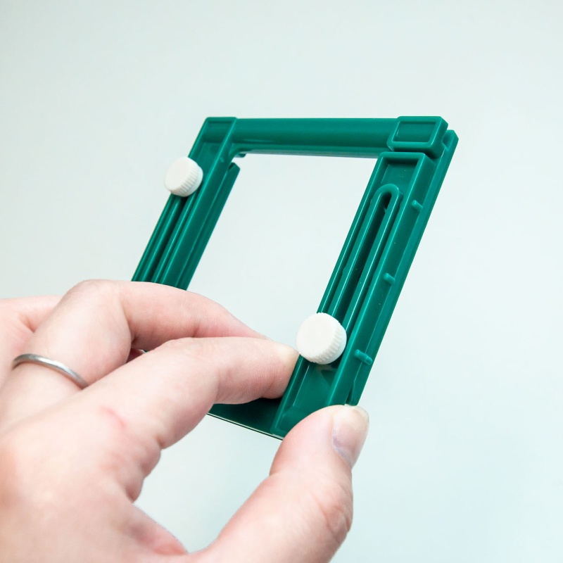 Dụng Cụ Tua Rua Thủ Công Bằng Nhựa Hình Vuông