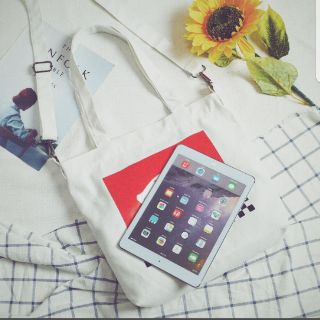 TOTE VANS