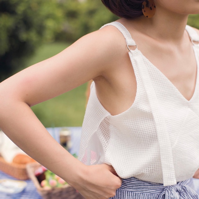 (Pass) Áo 2 dây Grid Camisole Monotalk | BigBuy360 - bigbuy360.vn