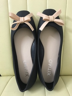 Giầy bệt nhựa