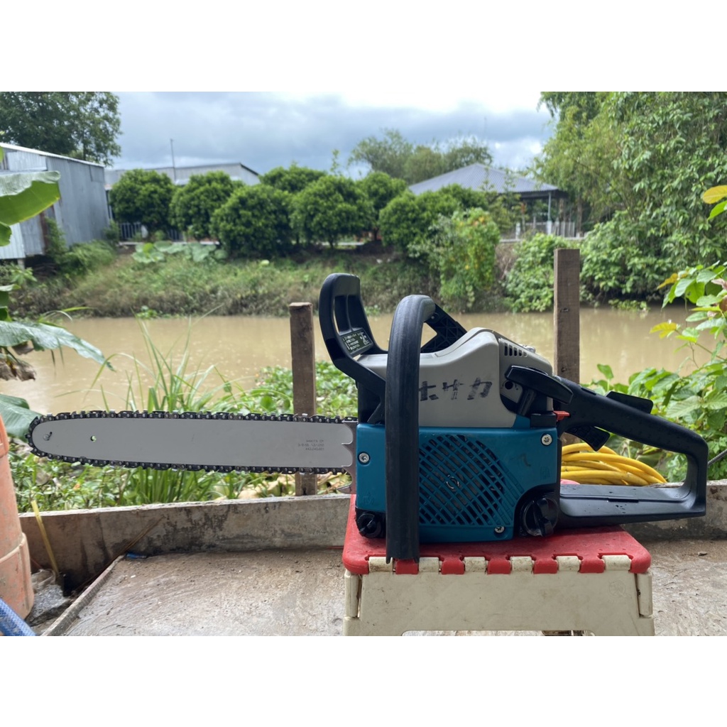 Máy Cưa xích xăng 2 thì Makita MDE 400 2ND 40cc