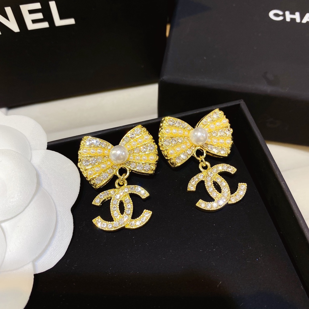 Bông tai nữ đính đá và ngọc châu nhân tạo cá tính Ròm House kiểu dáng bông tai thương hiệu cực kỳ sang chảnh - ms0459