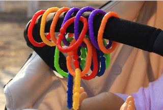 Vòng nhựa gặm nướu