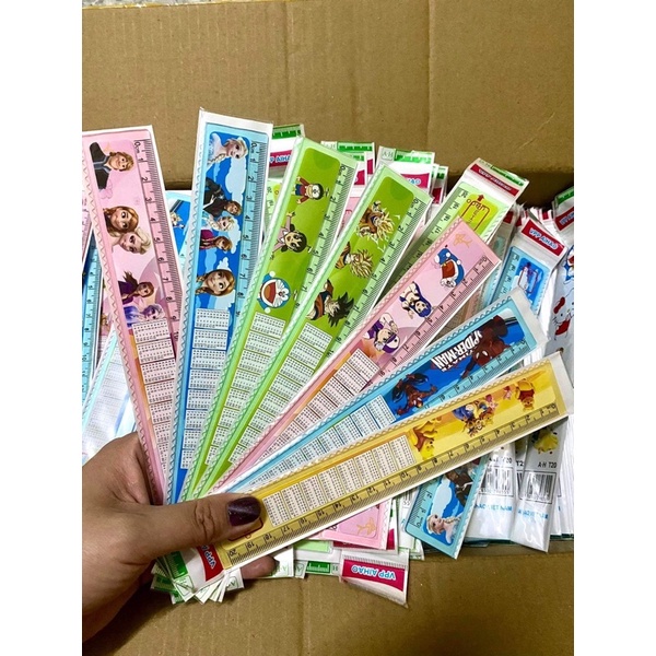 Thước kẻ nhựa 20cm kèm bảng cửu chương