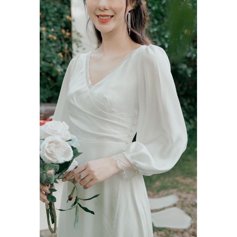 Đầm trắng maxi dài tay phối ren