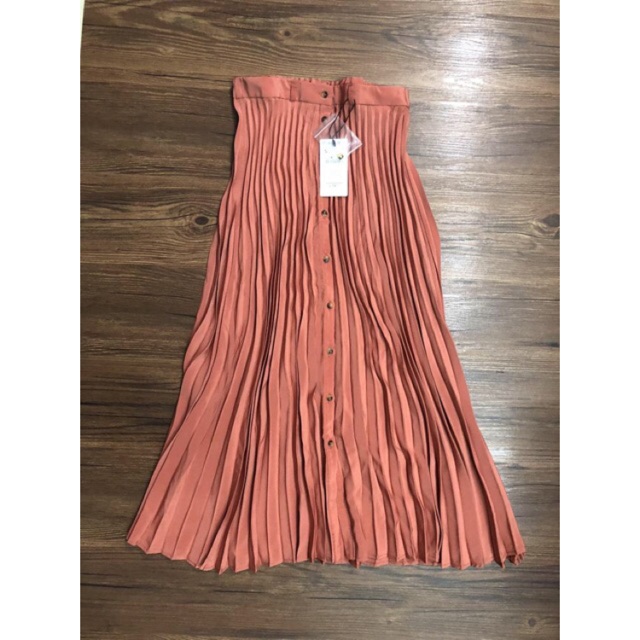 Chân váy xếp ly Stradivarius hồng đất Xs | BigBuy360 - bigbuy360.vn