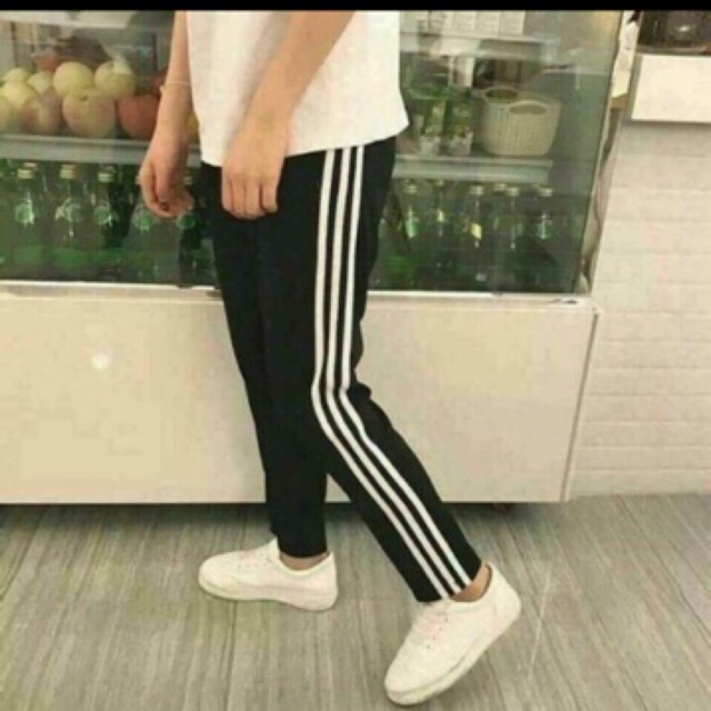 Quần jogger nỉ 3 sọc