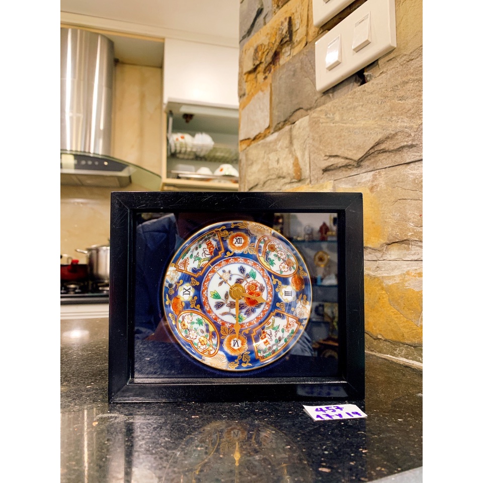 Đồng hồ để bàn ngũ sắc độc đáo