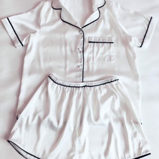 Bộ Pijama lụa satin đen