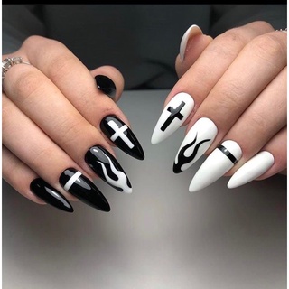 Nail box thiết kế đen trắng cá tính