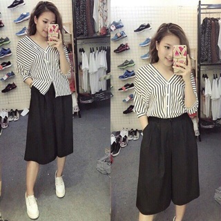 Sơ mi kẻ cổ chữ V
