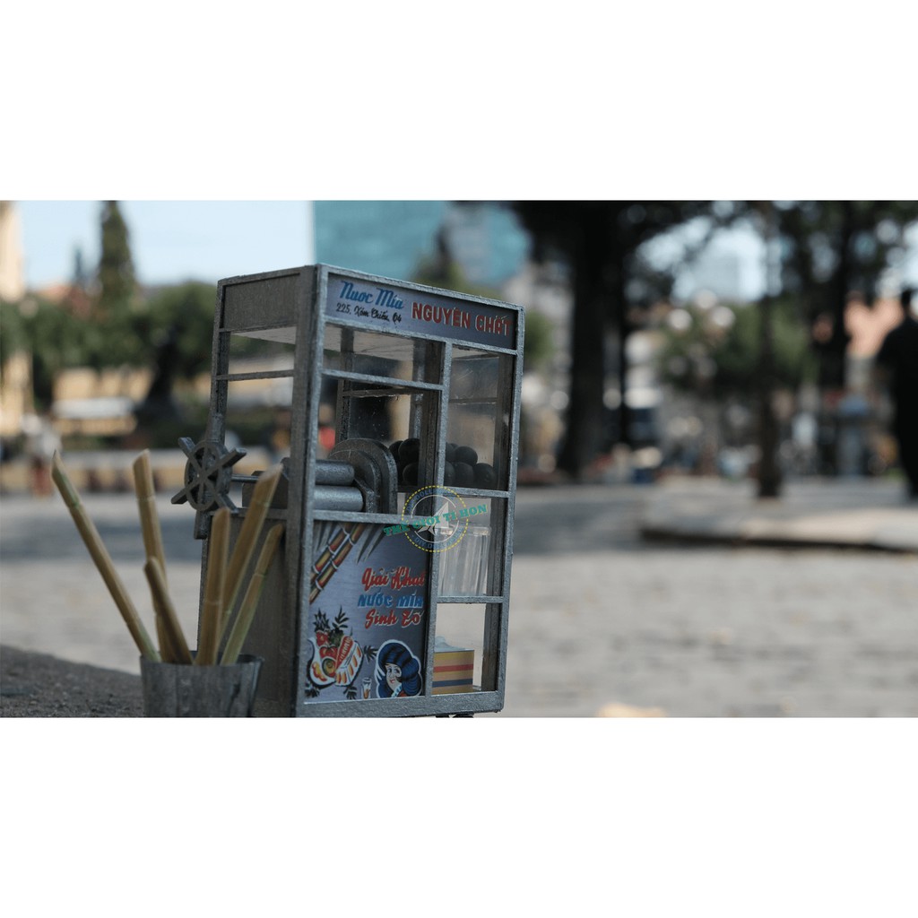 Mô Hình Xe Hàng Rong Sài Gòn Xưa Và Nay Thu Nhỏ - Xe Nước Mía - HR01