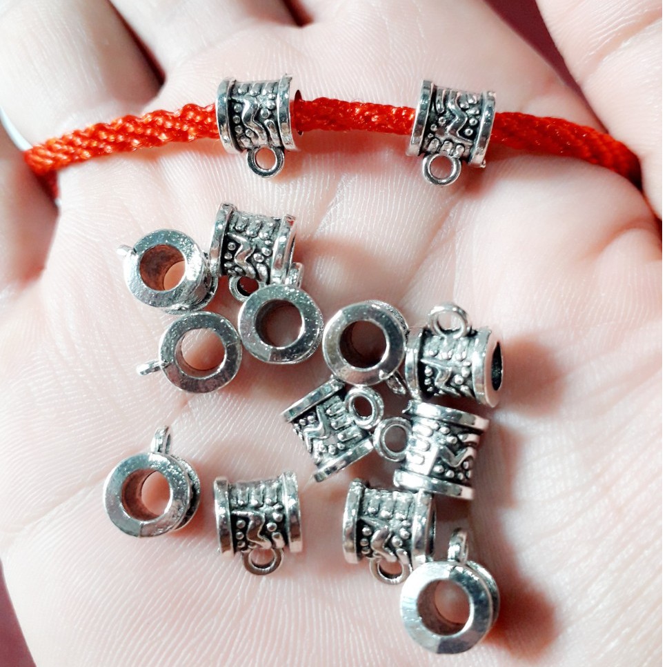 Sỉ charm xỏ giá rẻ : 50g = 23k / 1 gói [ Sỉ Charm TPHCM Giá Rẻ ]