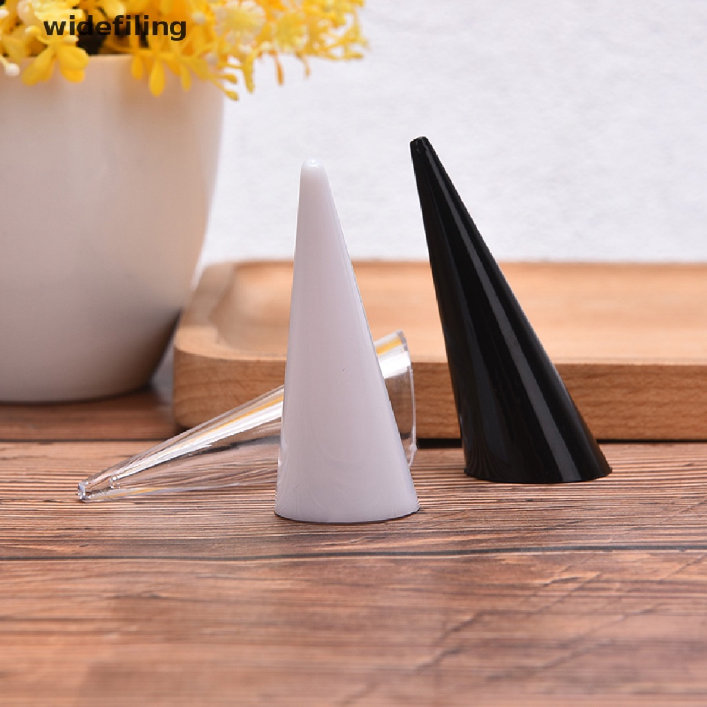 Giá Đỡ Trưng Bày Nhẫn Hình Tam Giác Độc Đáo
