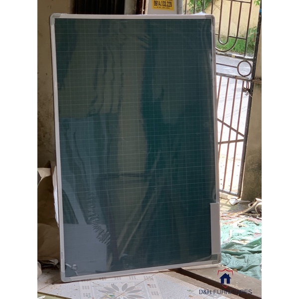 Bảng từ xanh kẻ ô li viết phấn, mặt bảng mịn viết ăn phấn- D&H Furnitures