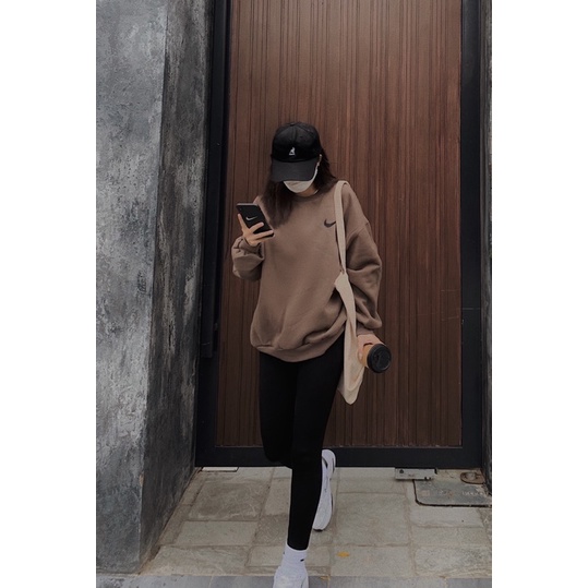 [Mã 12FASHIONSALE1 giảm 10K đơn 50K] áo sweater nỉ bông logo thêu | WebRaoVat - webraovat.net.vn