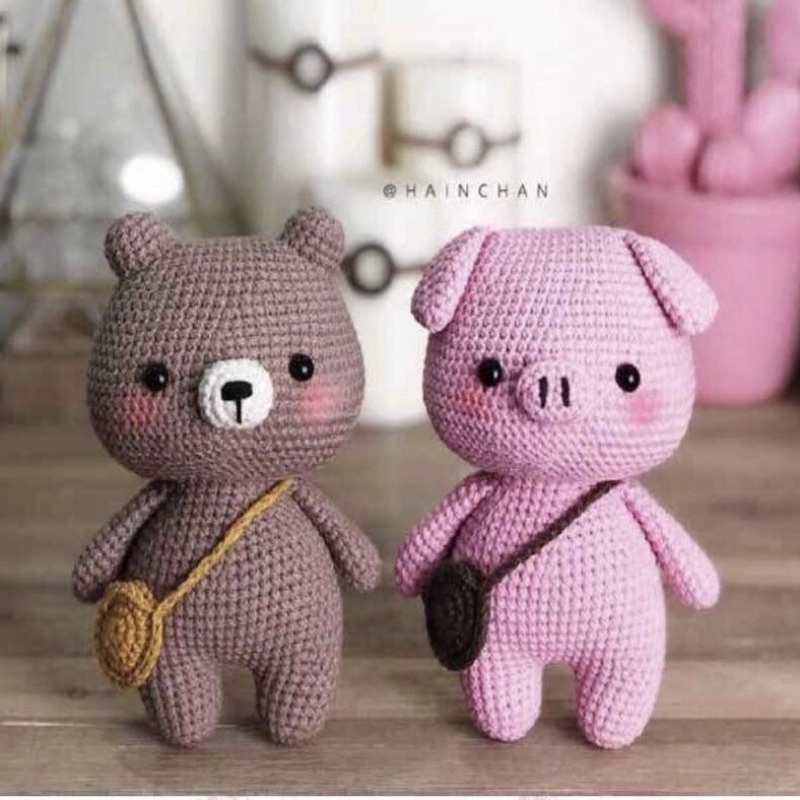 Gấu Nâu và Heo Hồng Nhồi Bông Bằng Len Làm Quà Tặng Cho Bé - Thú Bông Handmade Đan Móc Thủ Công Bằng Tay