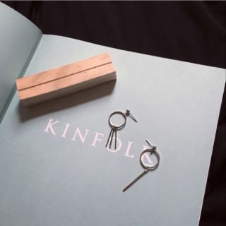 Khuyên tai tròn dài cọc cạch